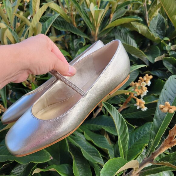 Marc Fisher LTD Garissa Mary Jane flats in a gold metallic finish size 7 - Picture 5 of 7